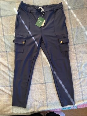 HALARA Navy Cargo-Style Leggings 7/8 Super Soft